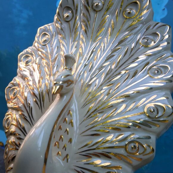 Stunning 24K Gold Gilded LusterGlazed Porcelain Hollywood Regency Peacock Vase - Picture 11 of 12